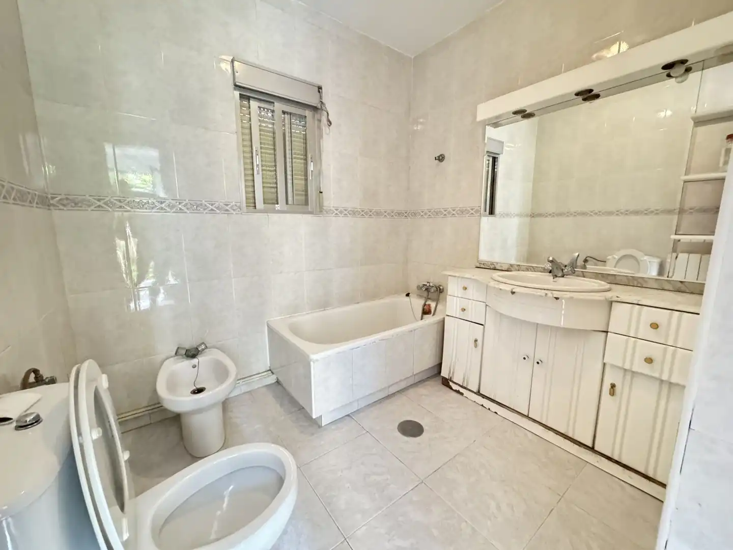 Bathroom of Houses for sale in La Puebla de Montalbán  with Heating