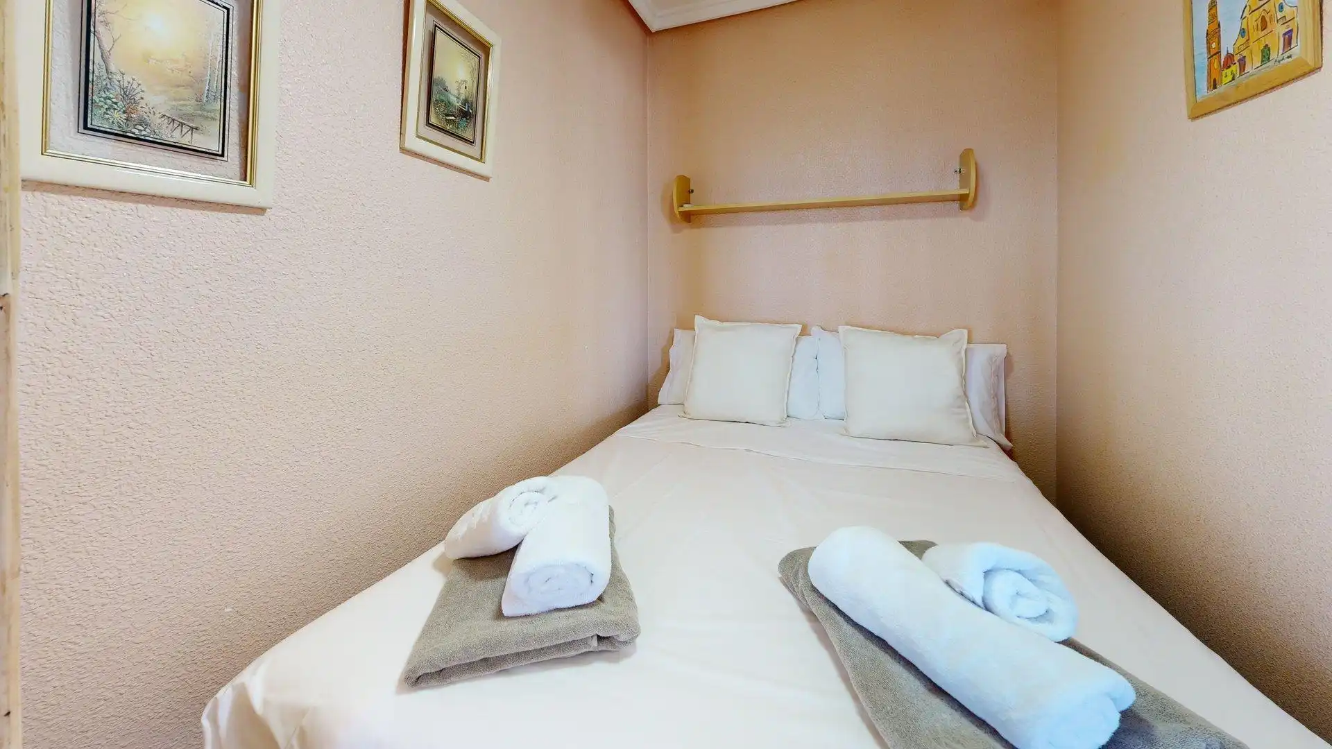 Dormitori de Apartament de lloguer en Elche / Elx amb Aire condicionat, Calefacció i Jardí privat