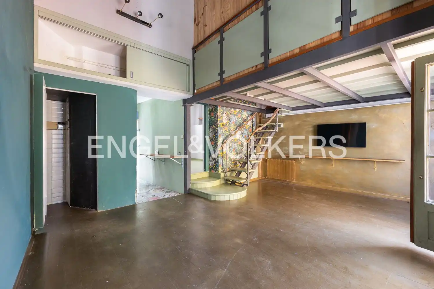 Flat for sale in Valencia  with Air Conditioner, Heating and Balcony