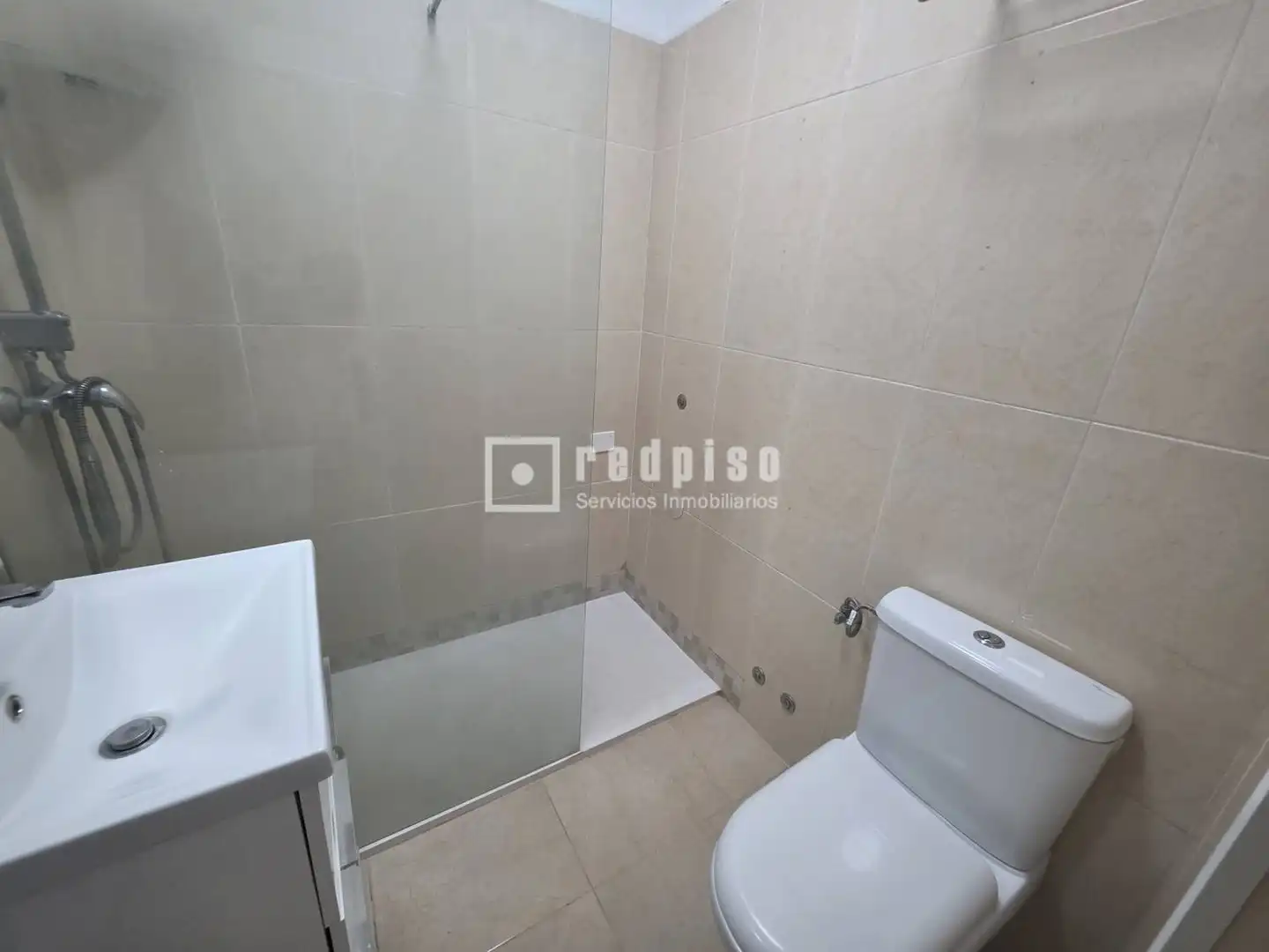 Baño de Estudio en venta en Candelaria con Jardín privado, Terraza y Piscina