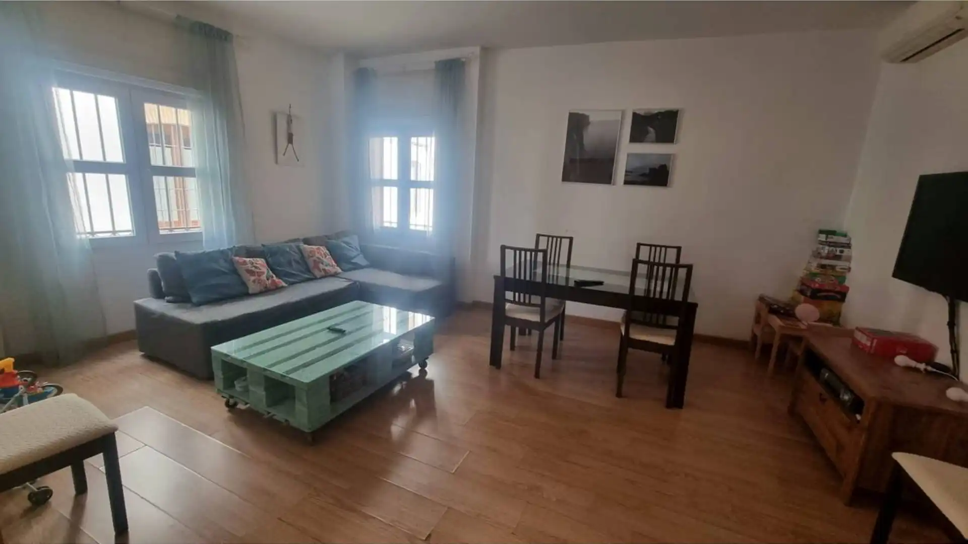 Vista exterior de Pis en venda en Úbeda amb Aire condicionat