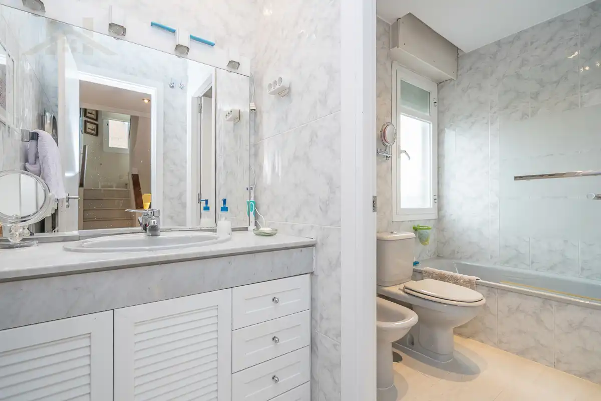 Bathroom of Houses for sale in Torrelodones  with Air Conditioner, Heating and Private garden