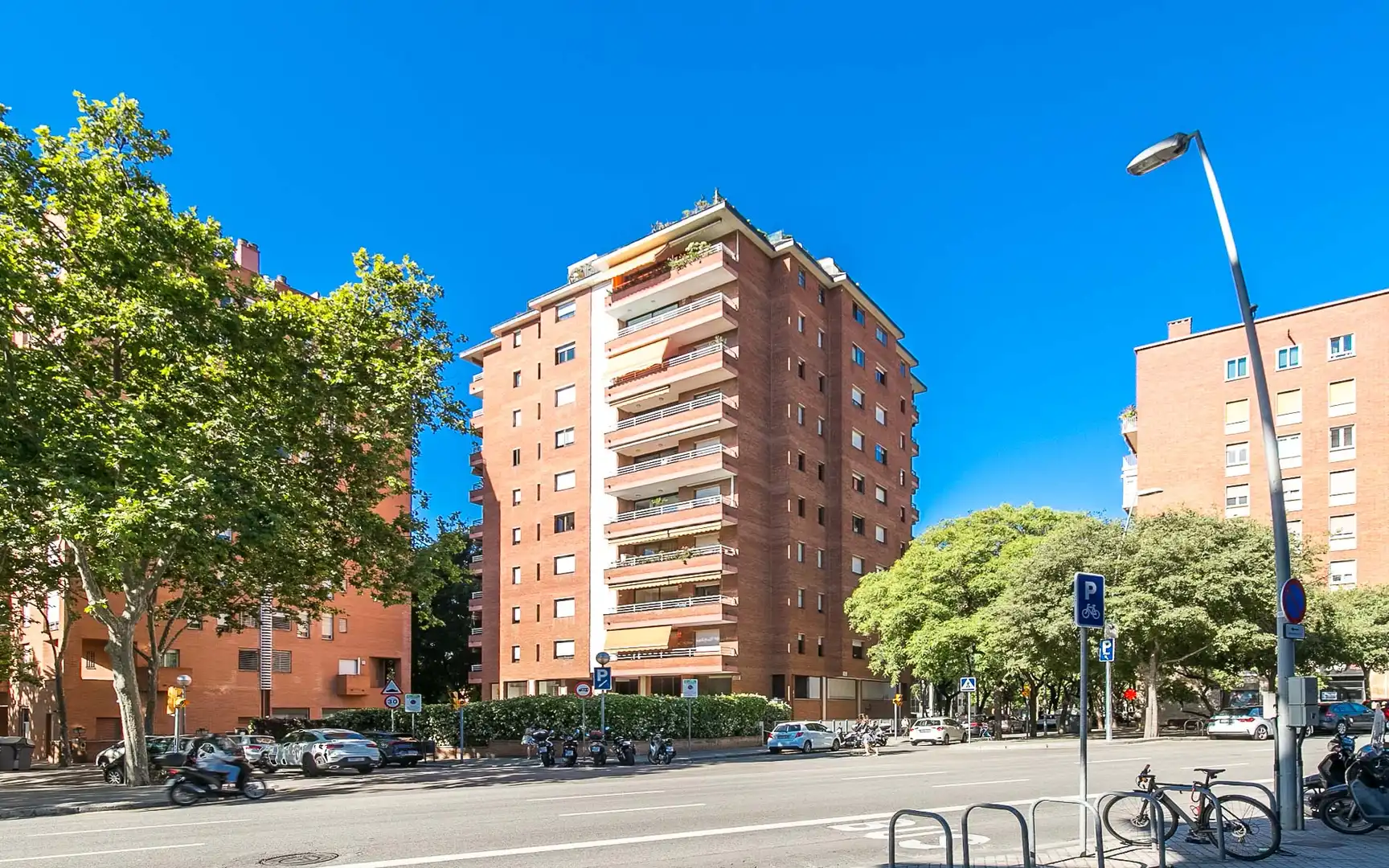 Exterior view of Flat for rent in Barcelona  with Air Conditioner, Heating and Terrace