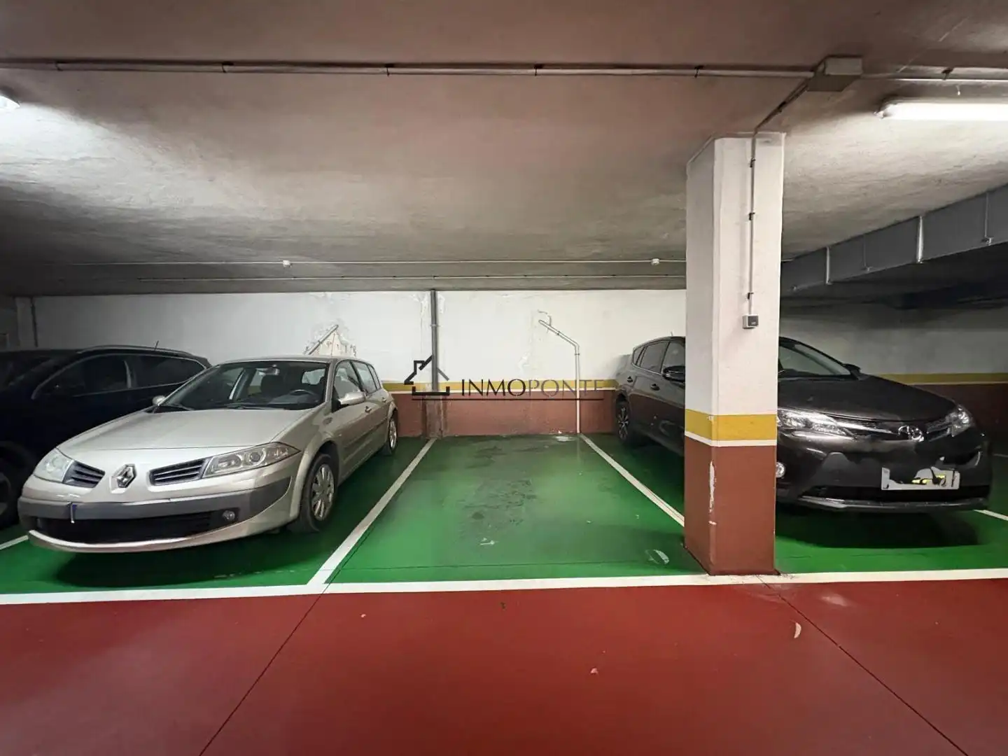 Parkplatz von Wohnung zur Miete in Pontevedra Capital  mit Heizung und Möbliert