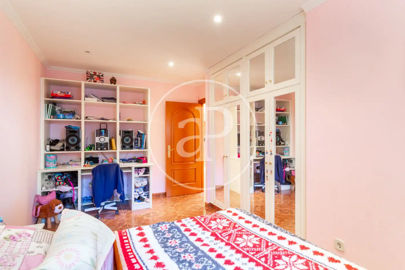 Bedroom of Houses for sale in Serra  with Air Conditioner, Heating and Private garden