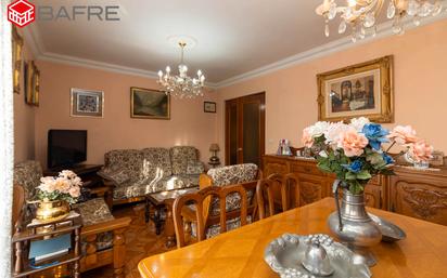 Living room of Flat for sale in  Madrid Capital  with Air Conditioner and Balcony