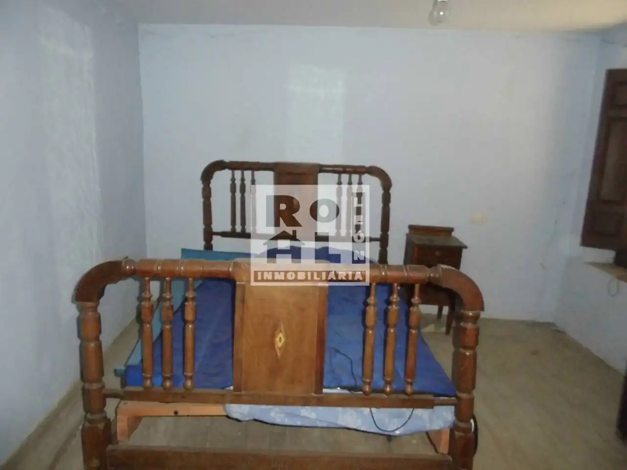 Dormitori de Casa o xalet en venda en Valdefresno amb Jardí privat