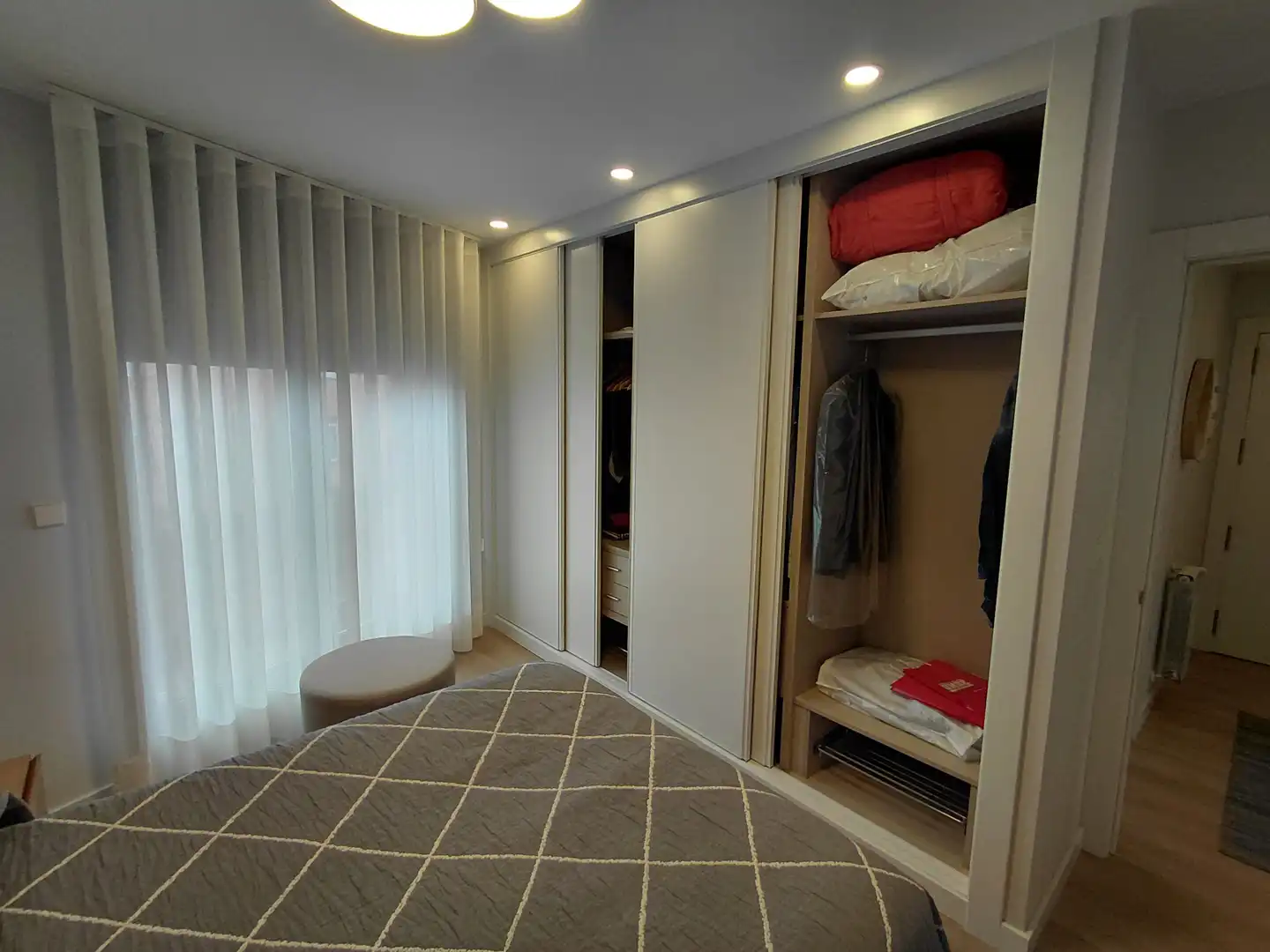 Schlafzimmer von Wohnung zum Verkauf in Oleiros mit Heizung, Privatgarten und Parkett