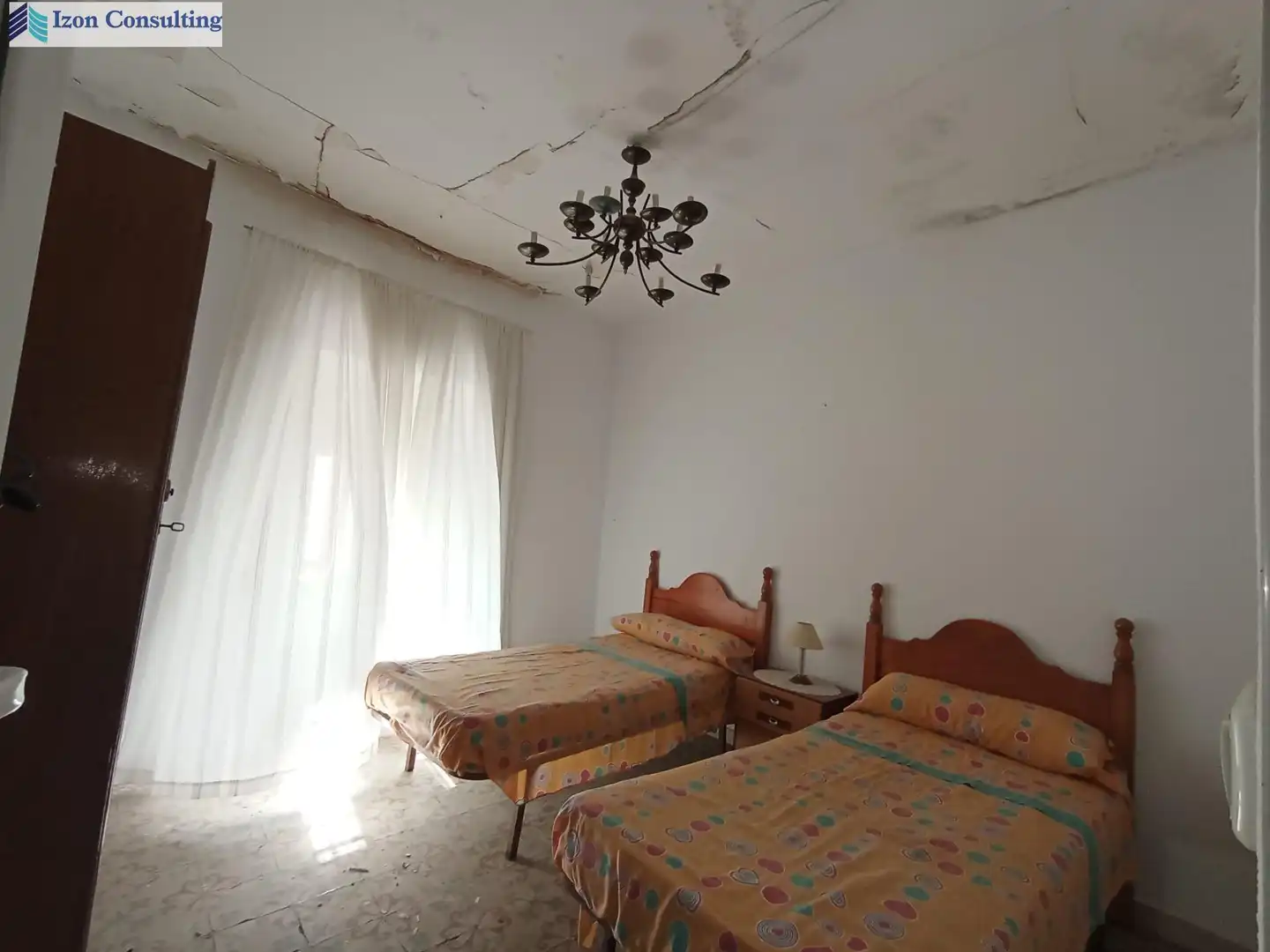 Bedroom of Houses for sale in Villarrobledo