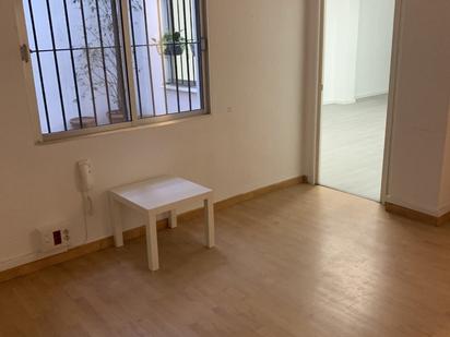 Dormitori de Local de lloguer en  Huelva Capital