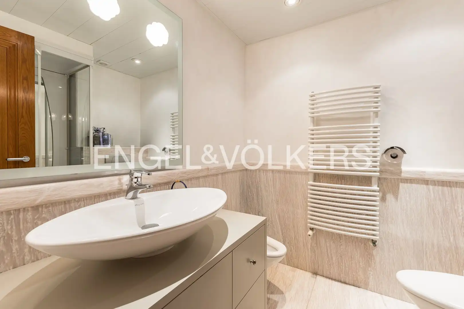 Bathroom of Houses for sale in Esplugues de Llobregat  with Air Conditioner, Heating and Private garden