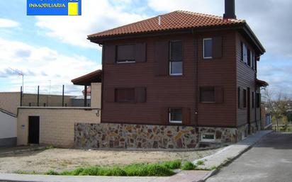 Vista exterior de Casa o xalet en venda en Zamora Capital  amb Terrassa i Balcó