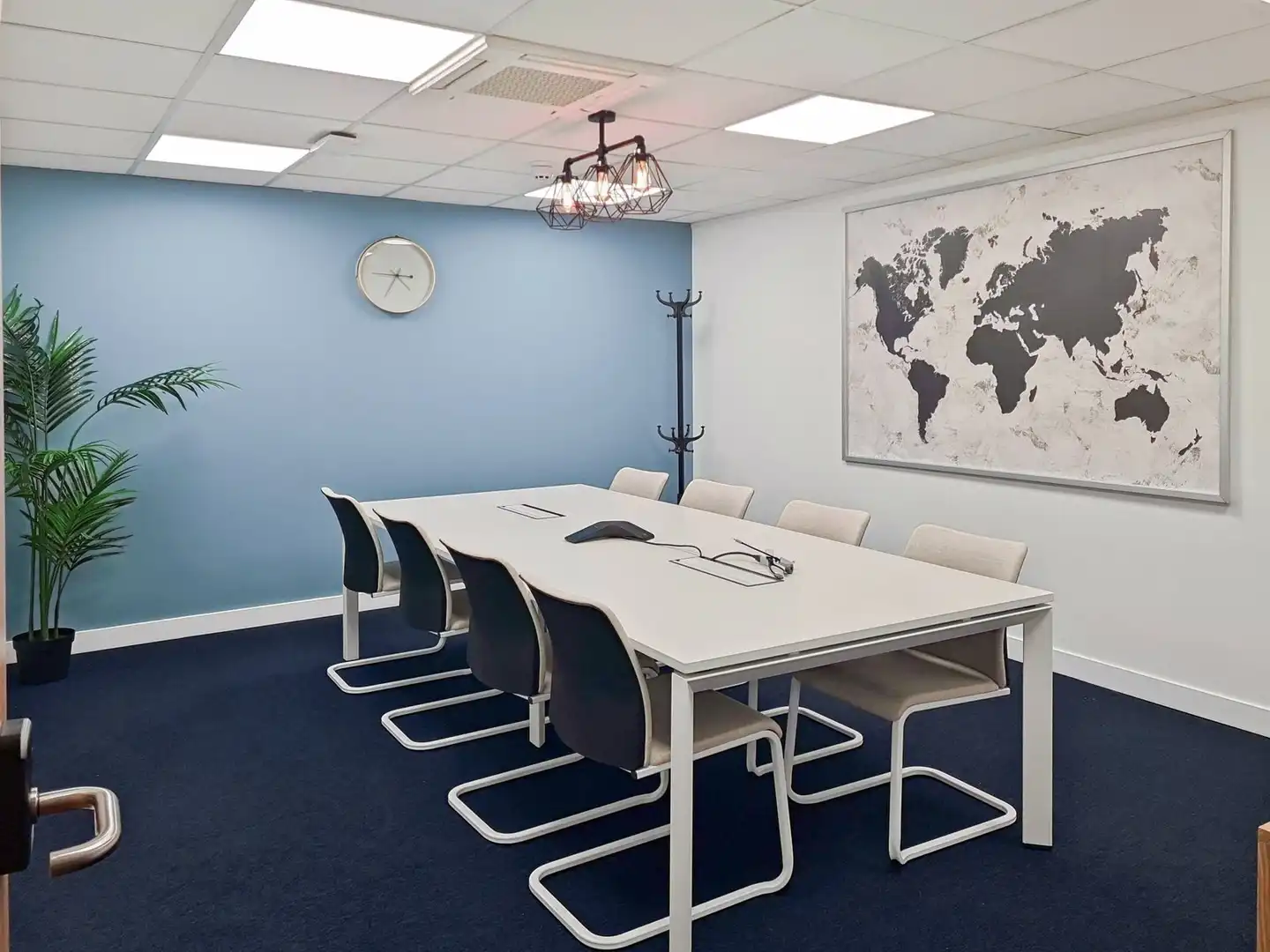 Büro zur Miete in Málaga mit Klimaanlage, Heizung und Möbliert