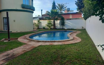 Swimming pool of Flat for sale in Estepona  with Air Conditioner, Terrace and Balcony