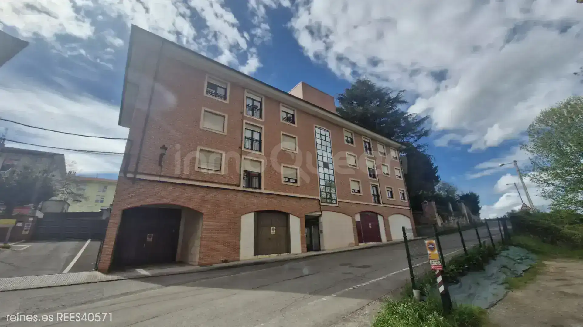 Vista exterior de Piso en venta en Nava con Aire acondicionado y Calefacción