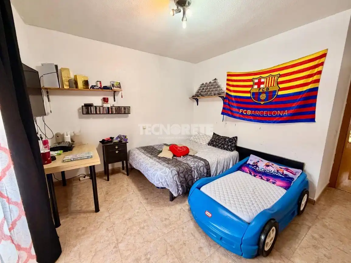 Habitación de Casa adosada en venta en Illescas con Aire acondicionado
