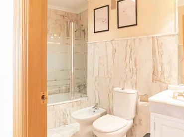 Flat with lift to rent in Carrer Rosselló 17