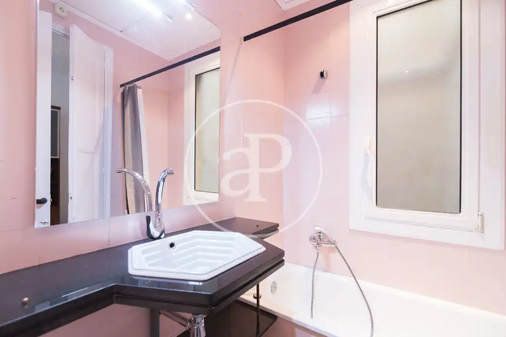 Flat for rent in Carrer d'Avinyó, Barri Gòtic