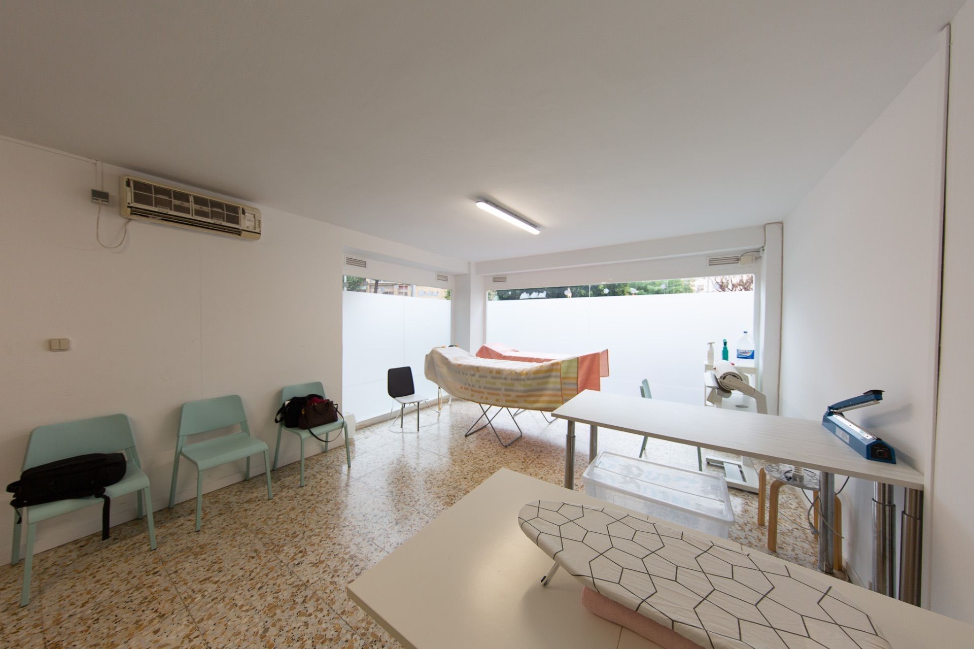 Local en venta en Alicante / Alacant con Aire acondicionado y Amueblado