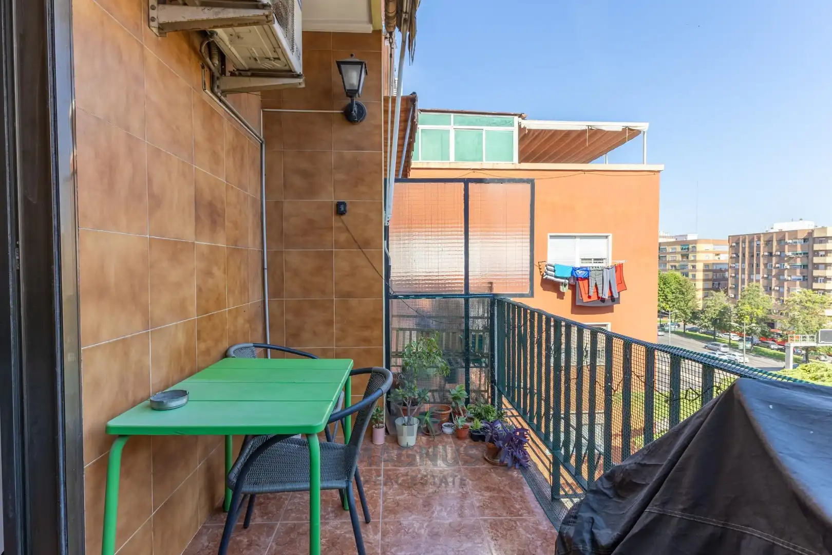 Terrasse von Wohnung zum Verkauf in Valencia mit Klimaanlage und Balkon