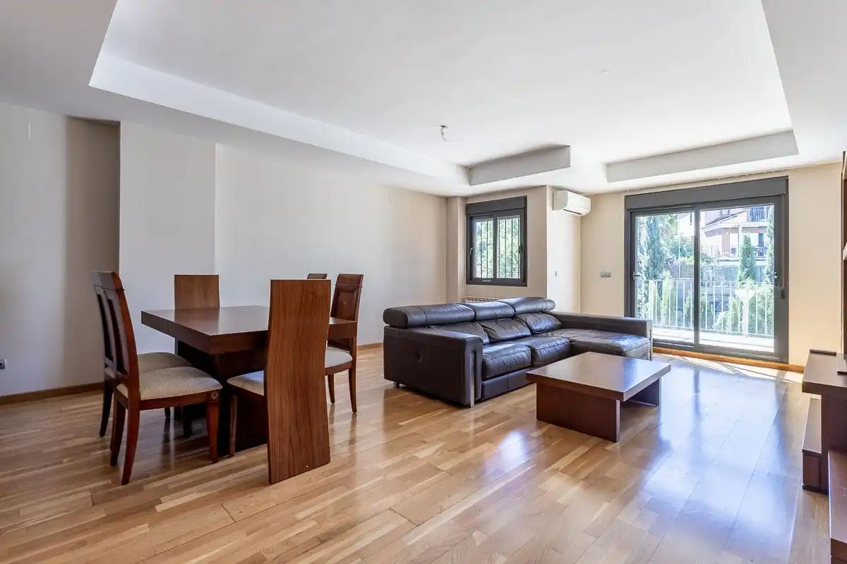 Sala de estar de Casa o chalet en venta en Albolote con Aire acondicionado, Calefacción y Jardín privado