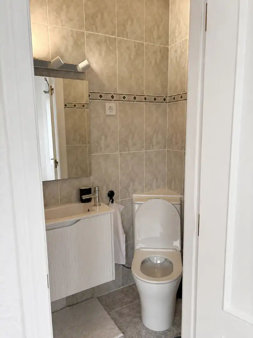 Baño de Piso de alquiler en Santa Cruz de Bezana con Terraza, Amueblado y Horno