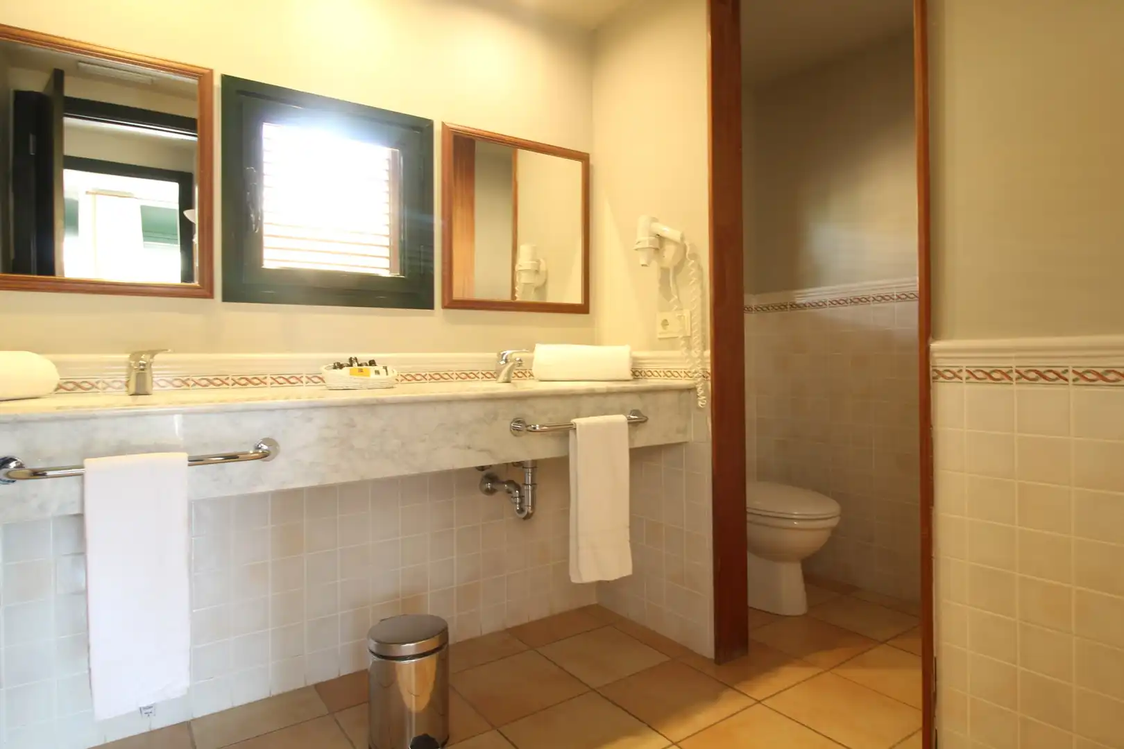 Bathroom of Flat for rent in Navata  with Heating, Terrace and Swimming Pool