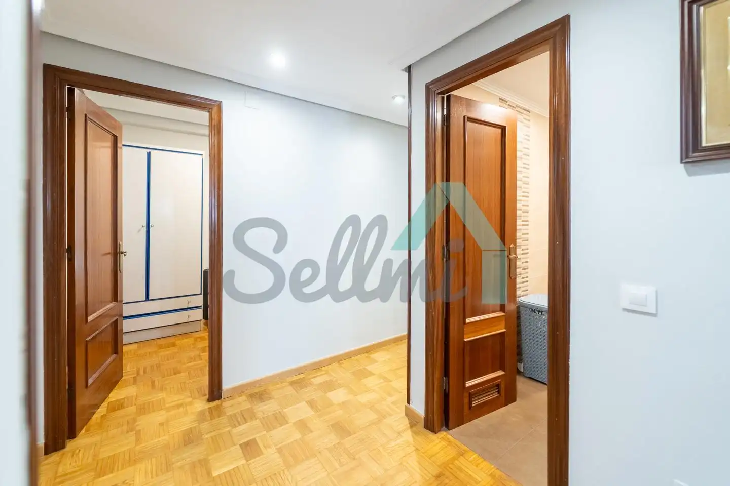 Piso en venta en Oviedo  con Calefacción, Parquet y Trastero