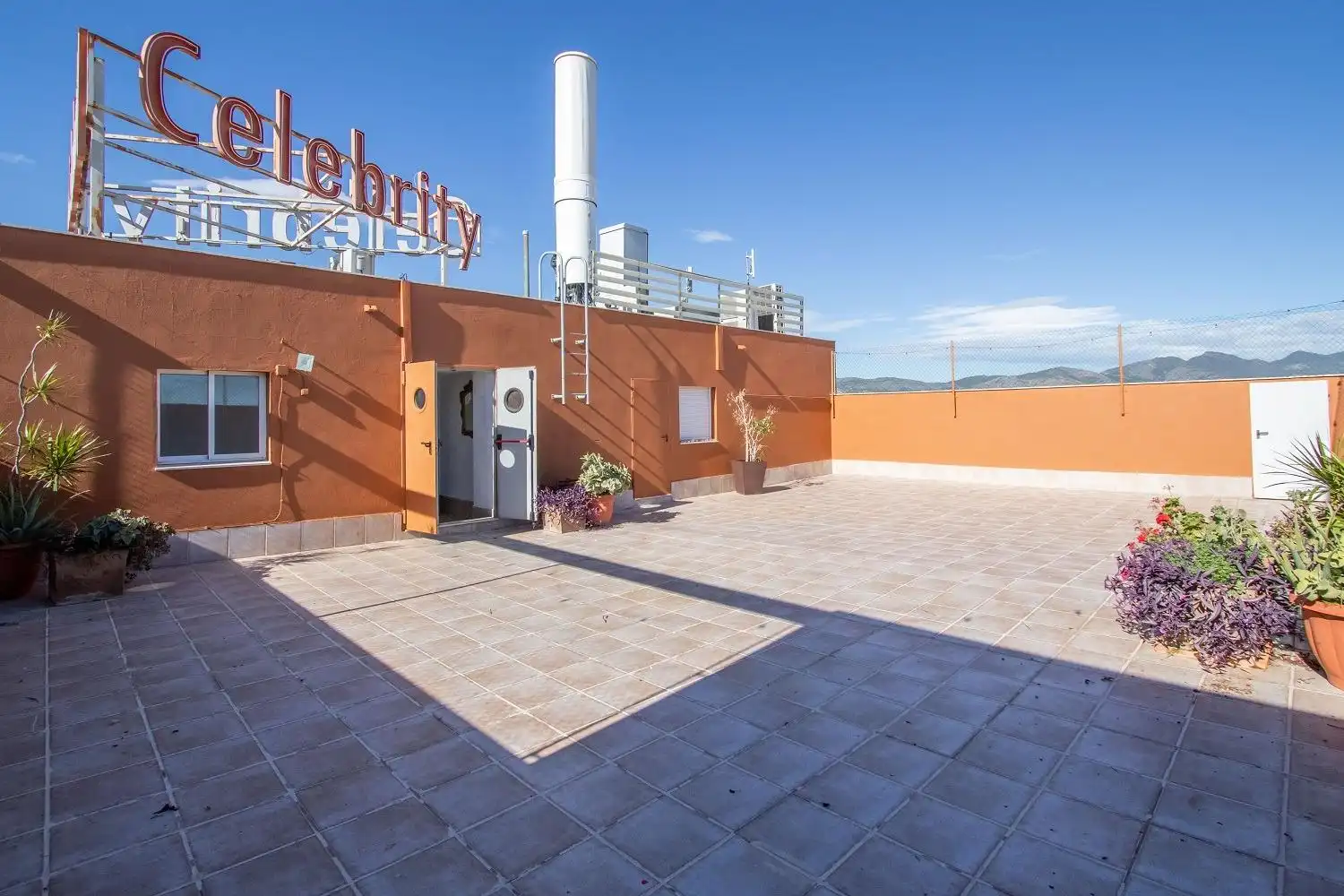 Terraza de Local en venta en Castellón de la Plana / Castelló de la Plana con Aire acondicionado