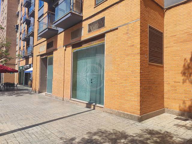 Local comercial en Alquiler en La Llum