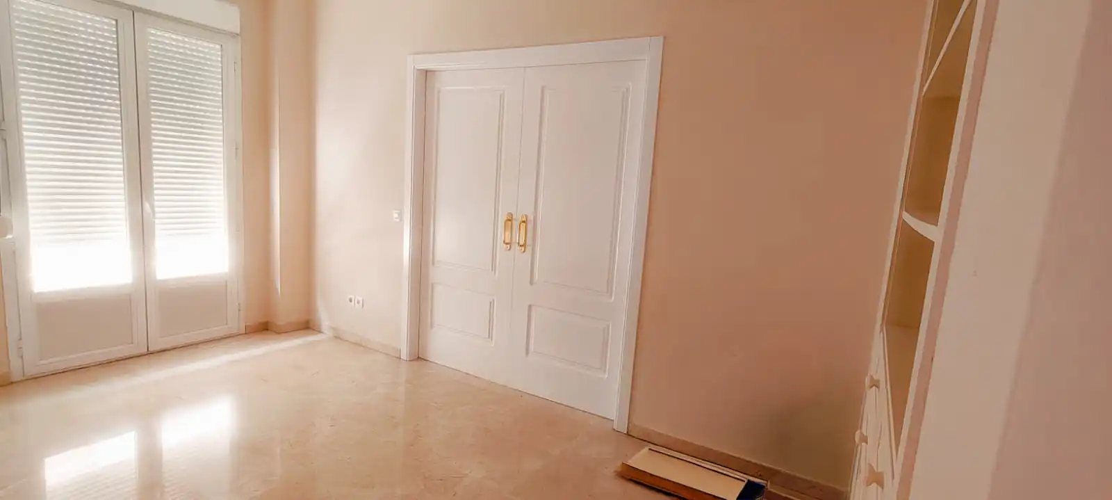 Flat for rent in Sevilla  with Air Conditioner, Storage room and Oven