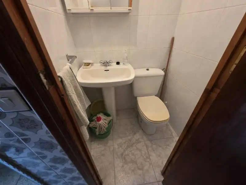 Bany de Casa o xalet en venda en Serradilla amb Aire condicionat, Jardí privat i Balcó