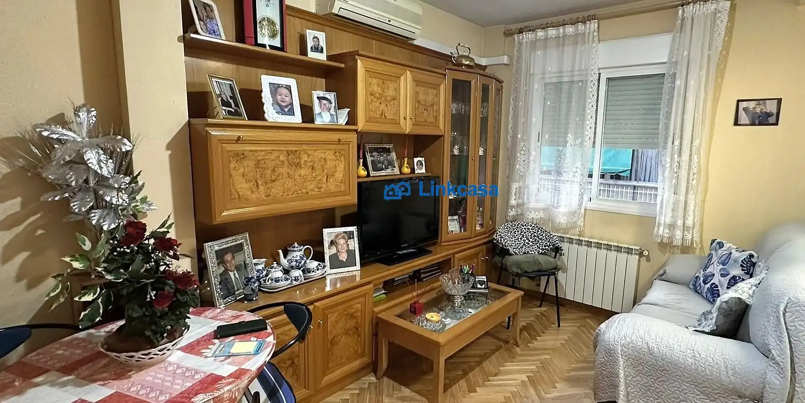 Living room of Flat for sale in  Madrid Capital  with Air Conditioner, Heating and Parquet flooring