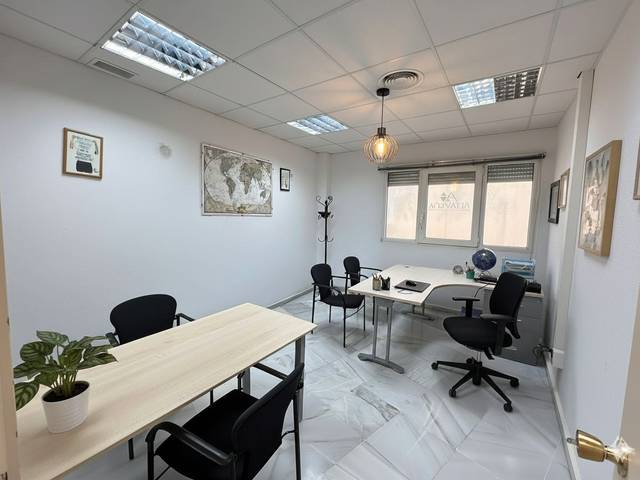 Oficina en Alquiler en Calle Luis Montoto, 61 en La Calzada - La Florida