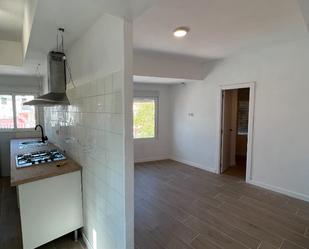 Cuina de Pis de lloguer en Sueca amb Moblat, Forn i Rentadora