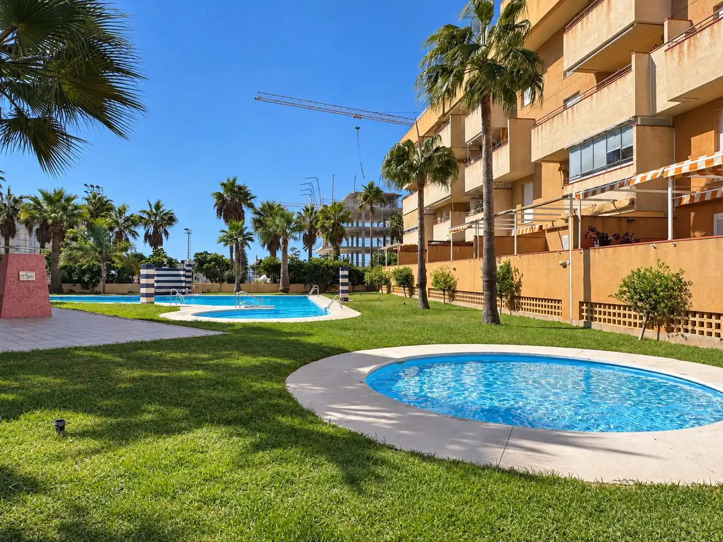 Flat with pool for sale in Torrenueva Costa