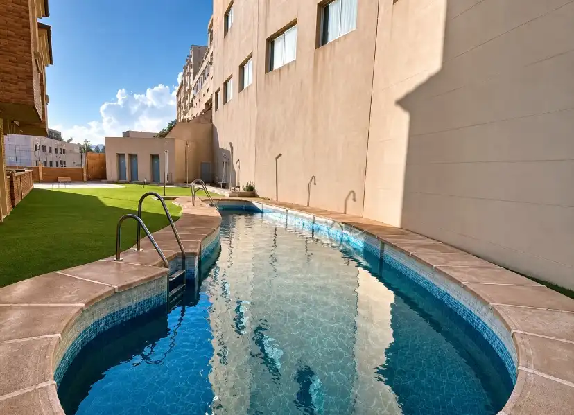 Schwimmbecken von Wohnung zum Verkauf in Roquetas de Mar mit Klimaanlage, Terrasse und Möbliert