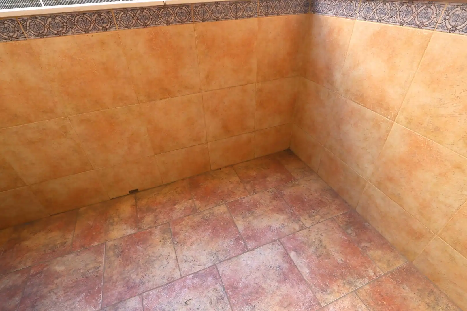Bathroom of Flat for sale in Madrid  with Air Conditioner, Heating and Parquet flooring