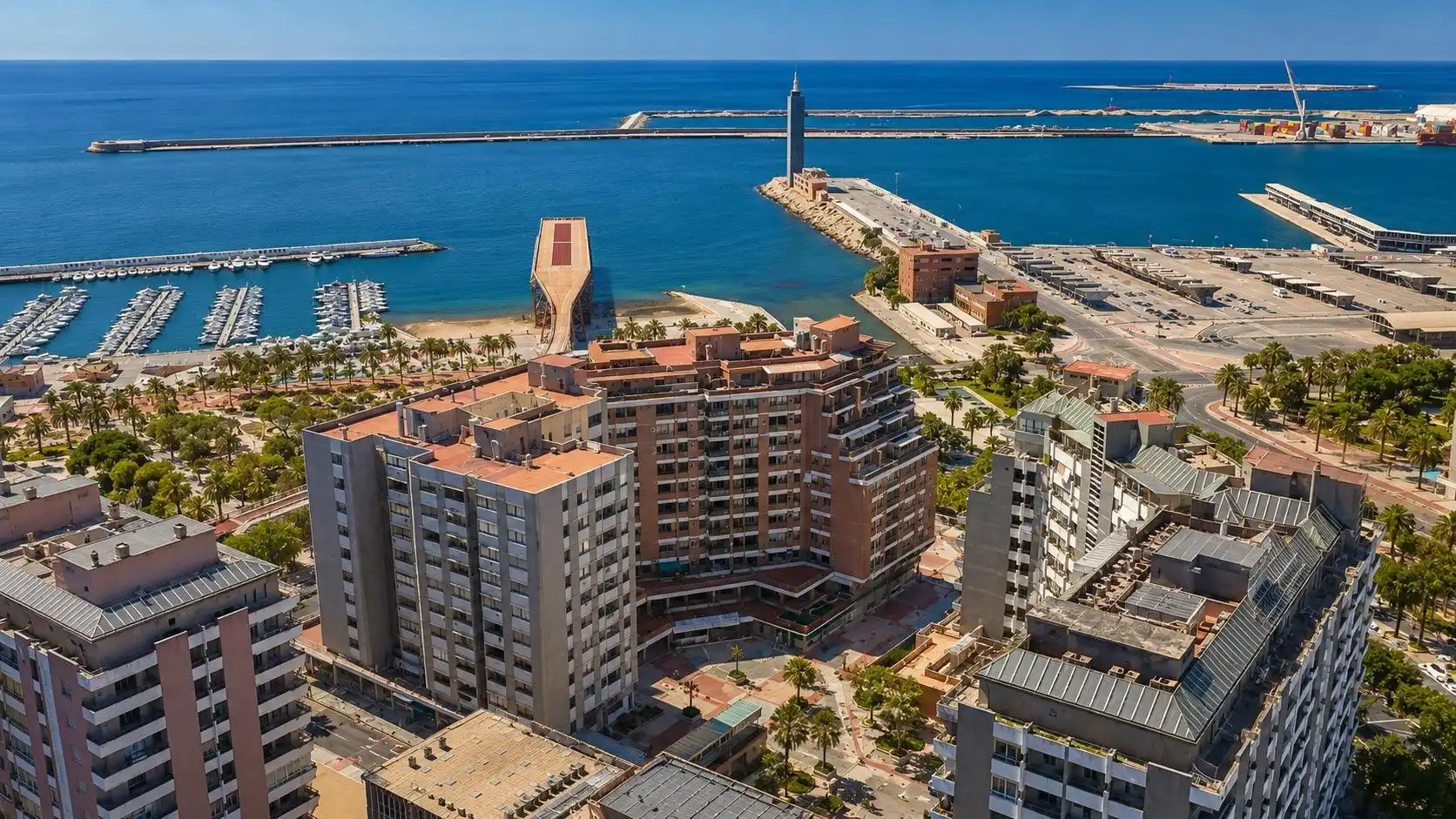 Vista exterior de Pis en venda en Almería amb Aire condicionat i Calefacció