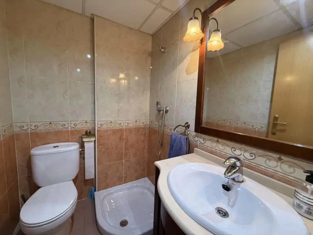 Baño de Casa adosada en venta en Murcia con Aire acondicionado, Calefacción y Terraza