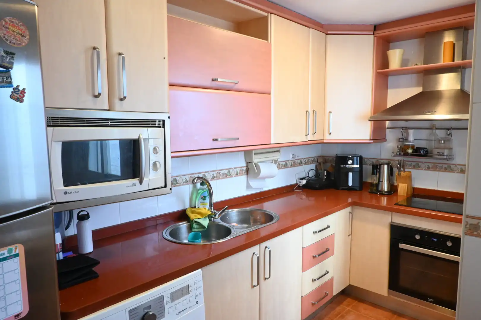 Küche von Wohnung zum Verkauf in Las Gabias mit Klimaanlage, Abstellraum und Möbliert