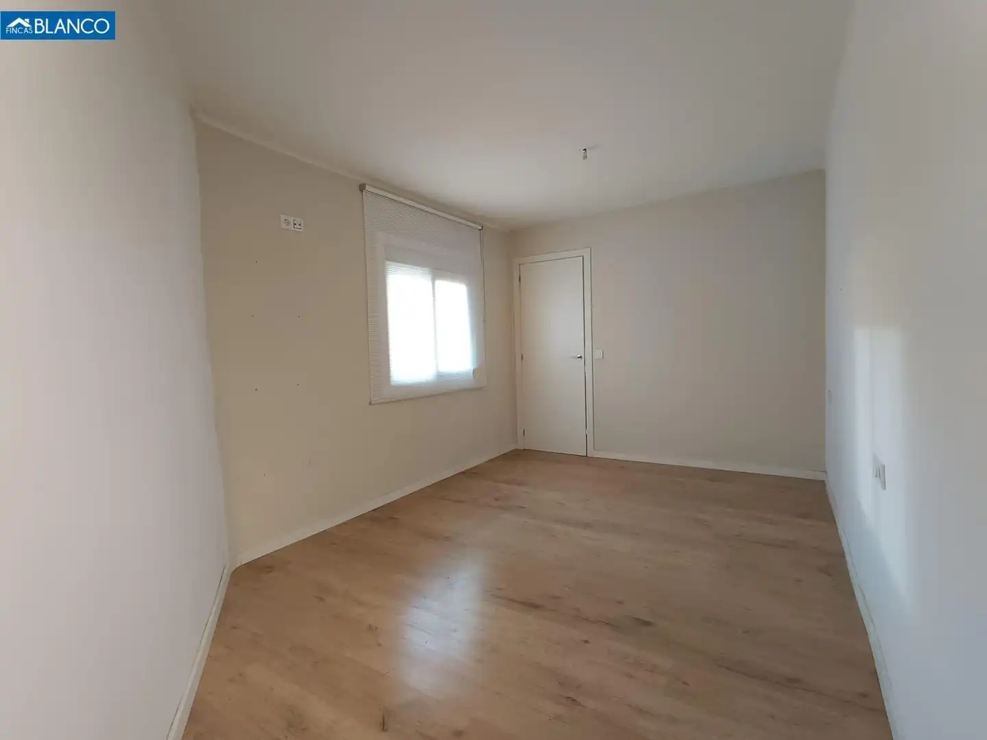 Bedroom of Attic for sale in L'Hospitalet de Llobregat  with Heating, Parquet flooring and Terrace