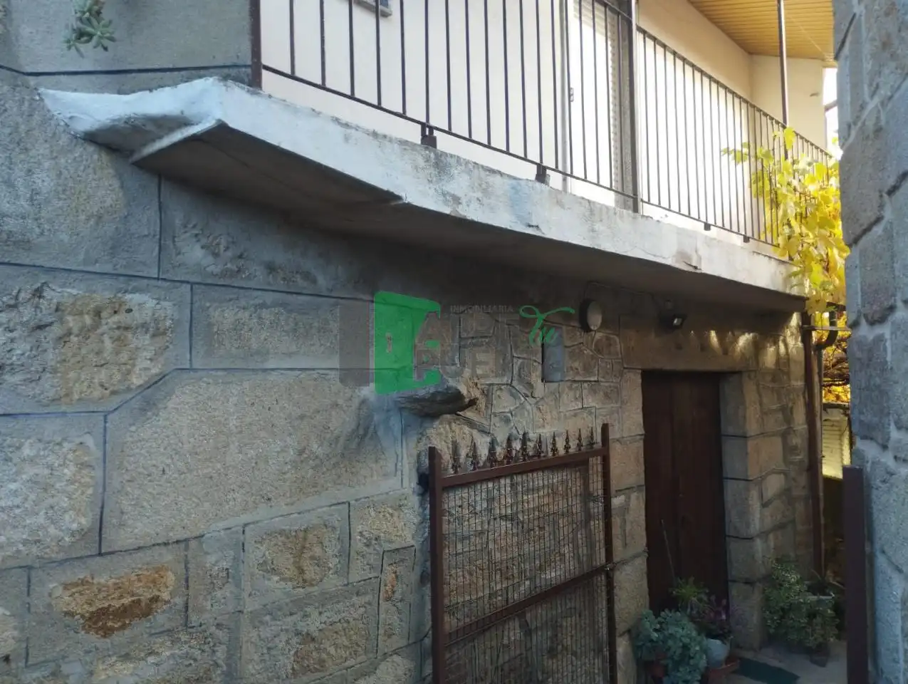 Vista exterior de Casa o xalet en venda en Ourense Capital  amb Calefacció, Jardí privat i Moblat