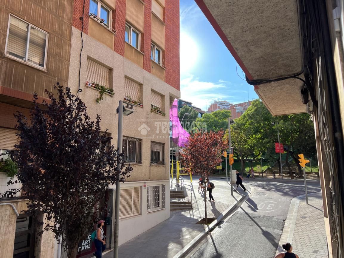 Vista exterior de Piso en venta en  Barcelona Capital con Balcón