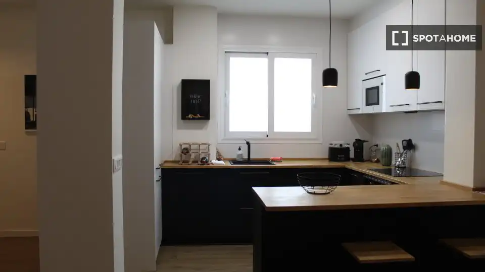 Appartamento con terrazza in affitto a L'Eixample, imagen 10