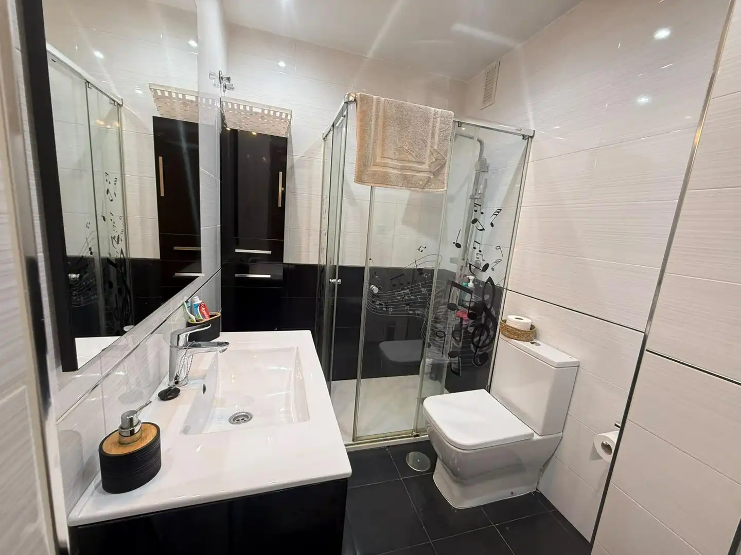 Baño de Piso en venta en Cartagena con Aire acondicionado y Calefacción