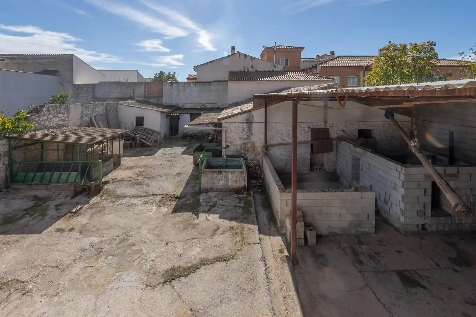 Vista exterior de Casa o chalet en venta en Albolote con Terraza y Balcón