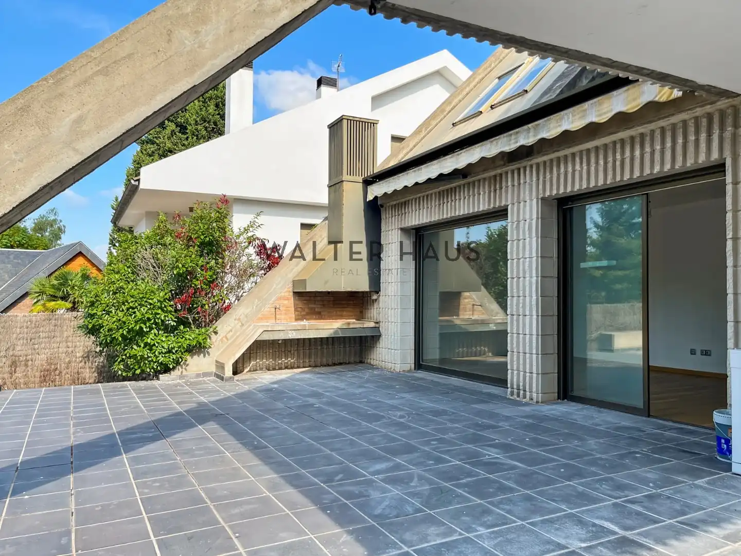 Houses for rent in Carrer d'Àngel Guimerà, L'Eixample
