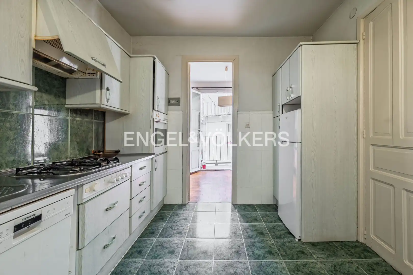 Cocina de Piso en venta en Donostia - San Sebastián  con Calefacción y Balcón