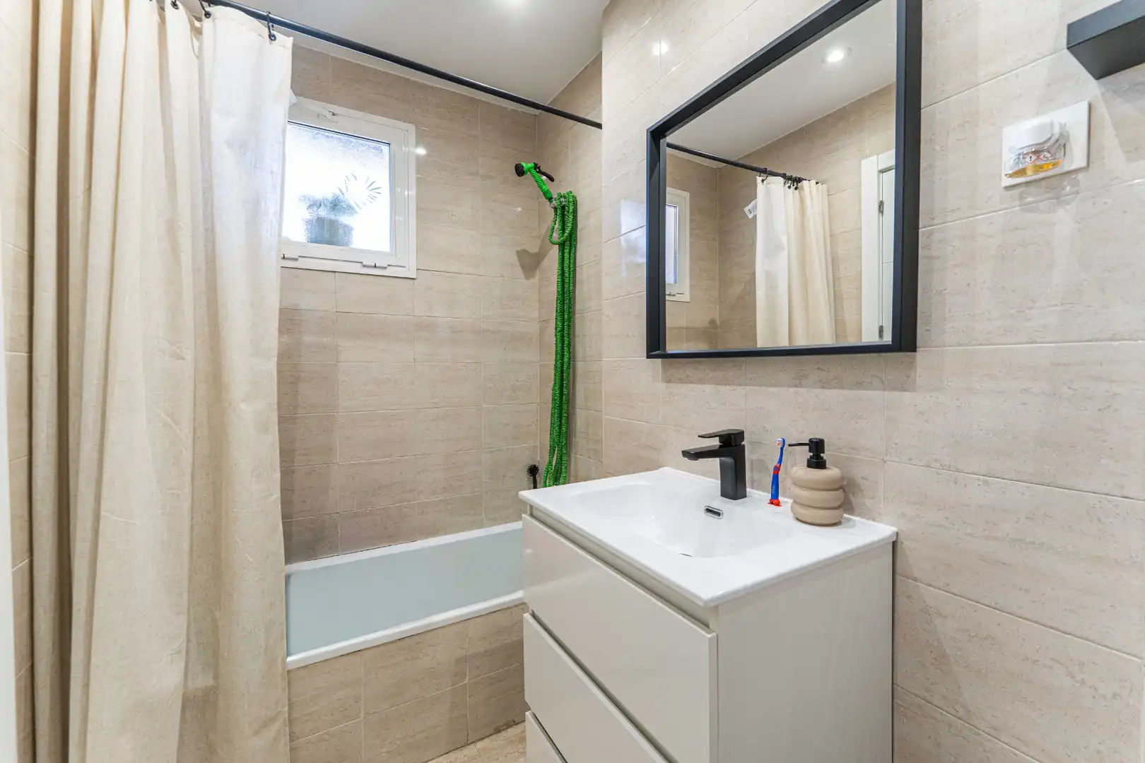 Baño de Dúplex en venta en Arroyomolinos (Madrid) con Aire acondicionado, Calefacción y Terraza